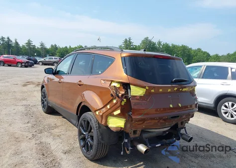 2017 Ford Escape Titanium из США, поврежденный, VIN 1FMCU9J97HUB84632